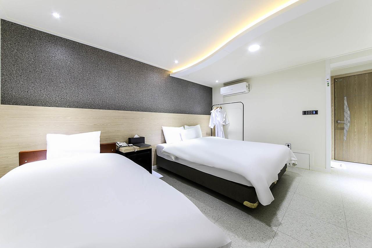 White Hotel Сувон Екстер'єр фото