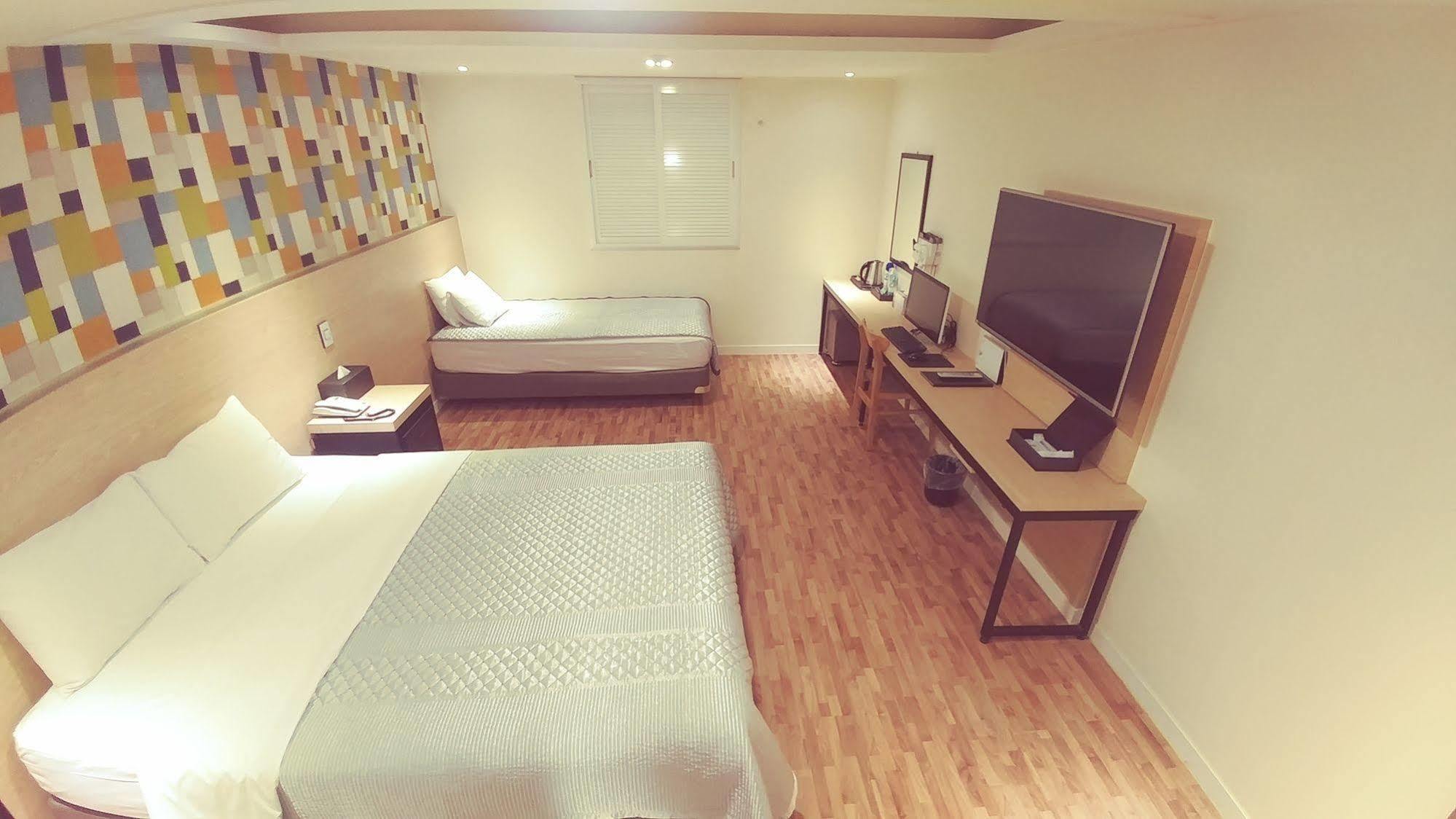 White Hotel Сувон Екстер'єр фото