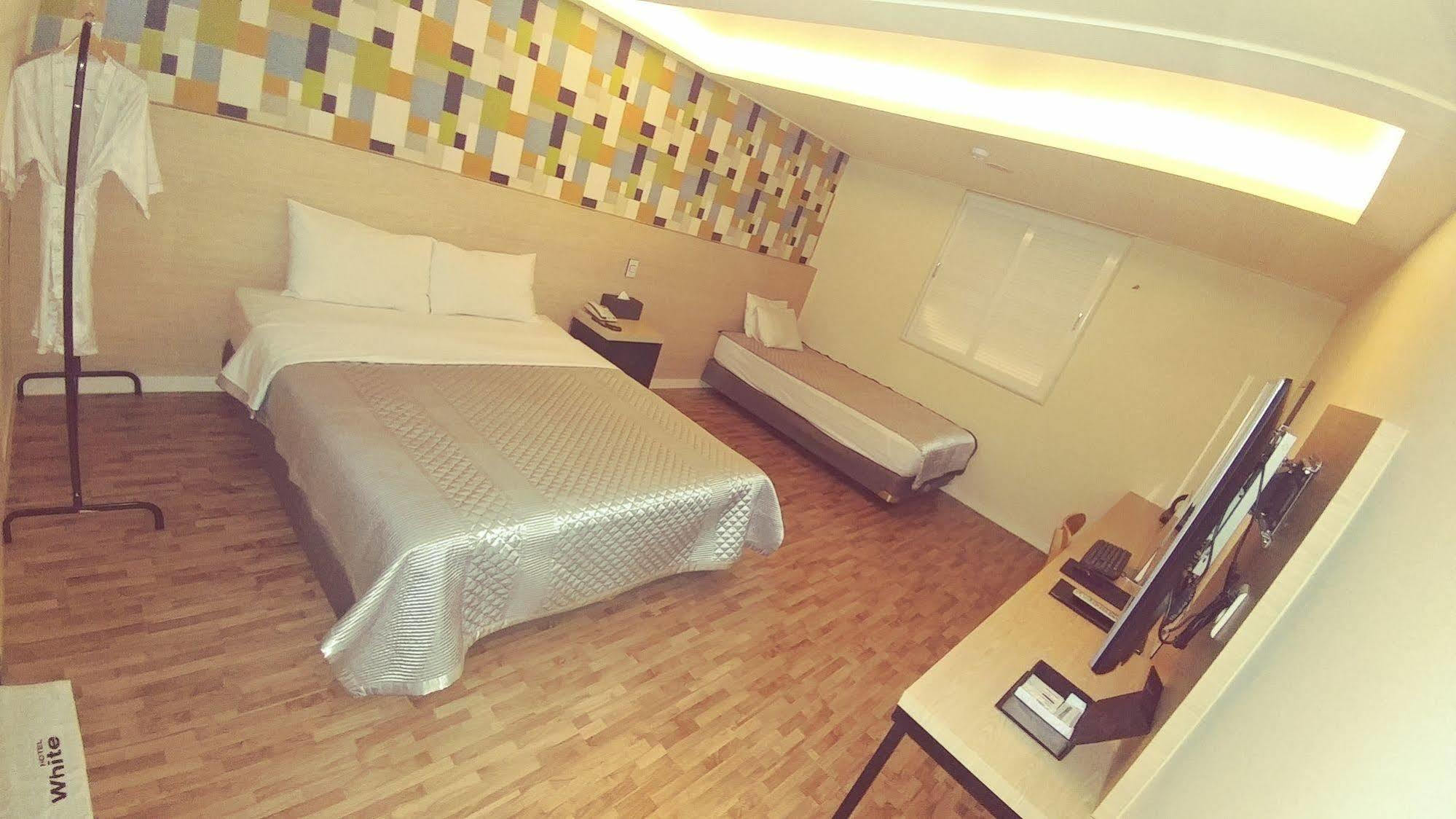 White Hotel Сувон Екстер'єр фото