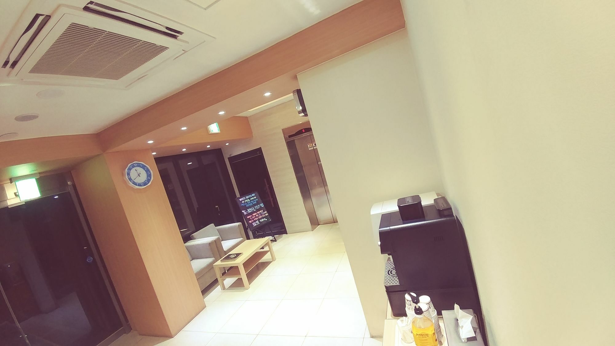 White Hotel Сувон Екстер'єр фото